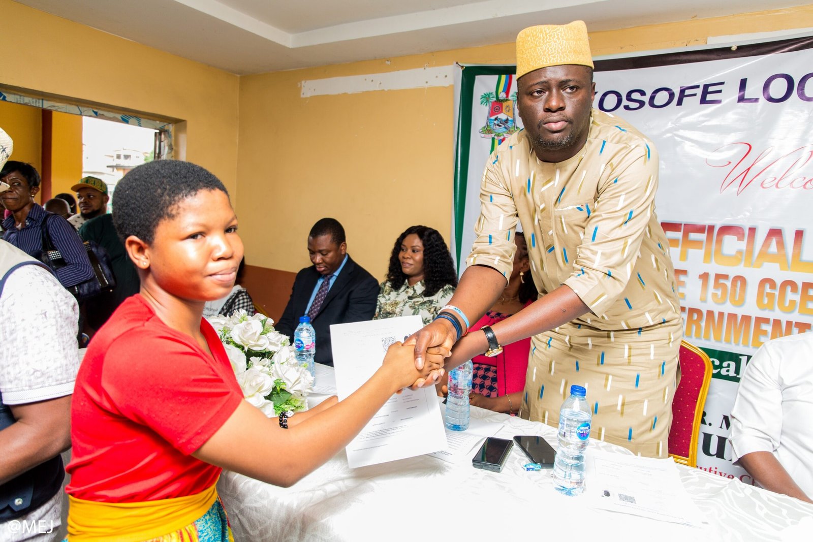 Ogunlewe Distributes Free GCE Forms To Kosofe Admission Seekers